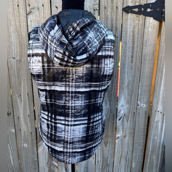 Gerry Black Quilted Reversible Packable Hooded Down Filled Zip Up Vest Size M - Picture 11 of 15